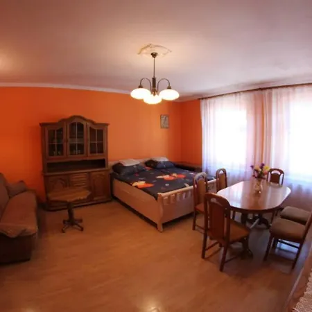 아파트 Apartament Nad Zegarem *